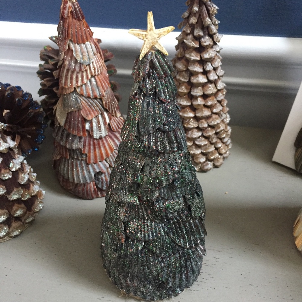 Glitter seashell Christmas tree centerpiece